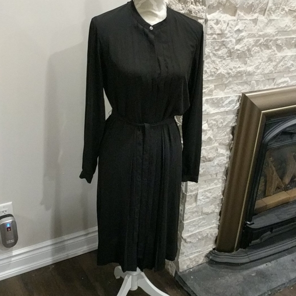 New Uniqlo blk pleated semi sheer dress w/pockets - Picture 2 of 5